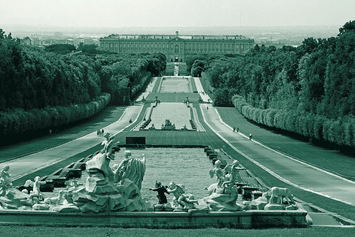 La Reggia di Caserta e il cannocchiale d'acqua del Parco Reale